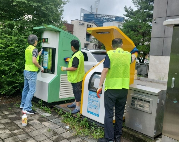 성남시(시장 신상진)는 오는 20일부터 24일까지 '2024년 1단계 공공근로사업' 참여 희망자 440명을 모집한다.
