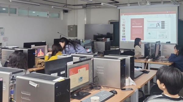 인천대학교 대학일자리플러스센터는 지난 11월 17일에 인천대학교 재학생 및 졸업생 및 지역청년을 대상으로 '포토샵 심화&포트폴리오 특강'프로그램을 운영했다.