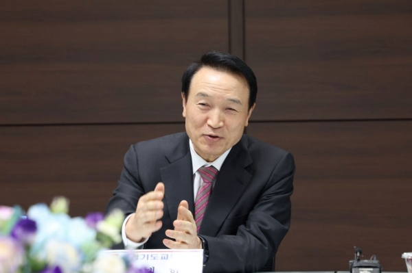 임태희 교육감이 4일 용인시청에서 장애인체육 발전을 위한 업무협약을 체결했다.
