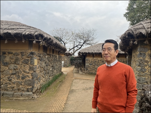 ▲추사 김정희 유배지에서, 제주 대정