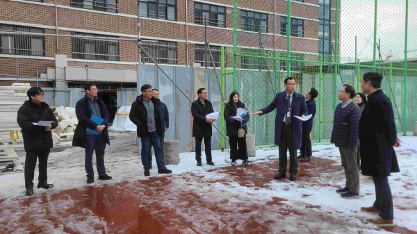 경기도교육청이 석면으로부터 안전한 학교를 만들기 위해 겨울방학 석면 현장 점검에 나선다.