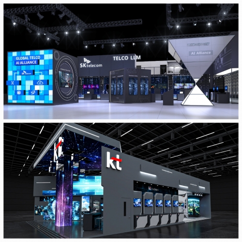 MWC 2024 내 SKT 전시관(사진 위)과 KT 전시관.