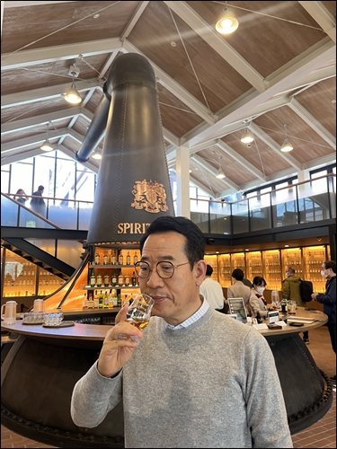 ▲히비키 30년, 야마자키 25년 시음