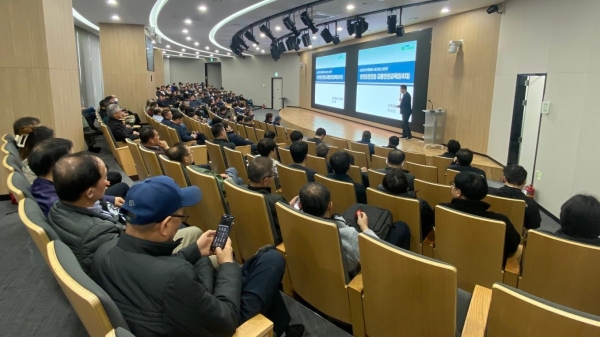 도로교통공단은 4월 1일부터 4월 5일까지 삼성전자 평택캠퍼스에서 전세버스 운전자 대상 안전운전교육을 실시했다. (사진제공=도로교통공단)
