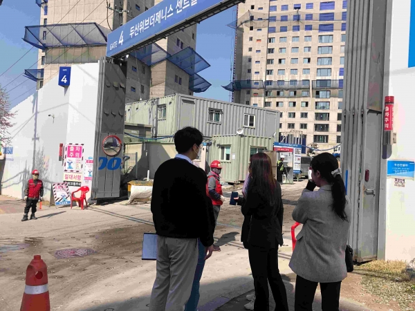 인천시교육청(교육감 도성훈)은 학생들의 안전한 통학환경과 교육환경을 확보하기 위해 주변 50M 이내 공사장이 있는 학교를 대상으로 교육환경 안심 합동점검을 22일까지 실시한다.