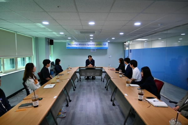 23일 코레일로지스 대표이사와 본사에서 근무중인 MZ세대 사원 10여 명이참석해 윤리경영 문화 정착 및 실천과 세대차이 극복을 위한 조직 전체 소통·화합의 장을 가졌다.