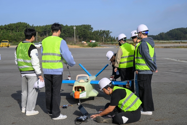 2023년 11월 1일부터 2일까지 한서대학교 태안비행장에서 열린 '2023 전국 대학생 UAM 올림피아드' 참가팀들이 경연을 펼치고 있다.(사진제공=한국교통안전공단)