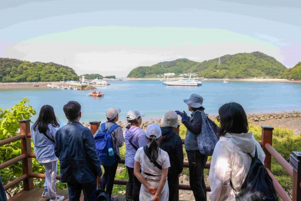 인천시교육청(교육감 도성훈)은 10일 인천, 경남, 전남, 제주교육청 소속 한국습지학교네트워크 39교 학생과 교원 200여 명을 대상으로 습지 관련 특색 프로그램인 '섬으로 가는 바다학교 6기' 프로그램을 대이작도에서 운영했다.
