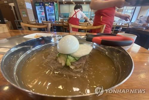 냉면 1만2000원 육박…김밥·자장면 또 올라