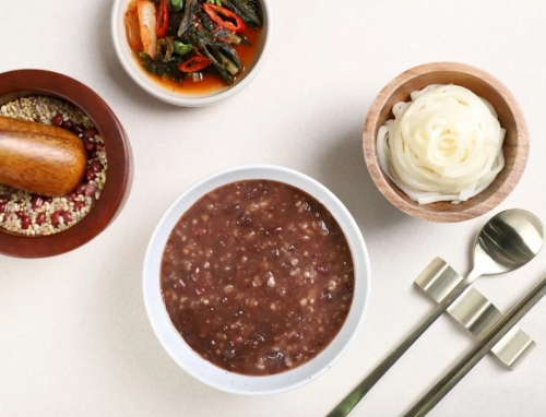 '사찰식 팥죽' 연출 이미지. [사진 = CJ더마켓 상세 페이지 갈무리]