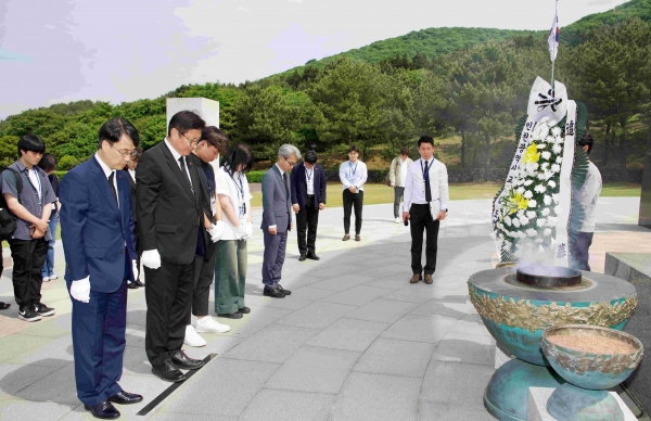 인천시교육청(교육감 도성훈)은 인천 고등학교 교사와 학생 25명이 제주특별자치도교육청이 주관하는 '인천5‧3민주항쟁 제주4‧3 역사‧평화교육 1차 학생교류' 프로그램에 참여한다.