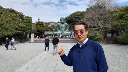 ▲가마쿠라 고토쿠인 대불 앞에서