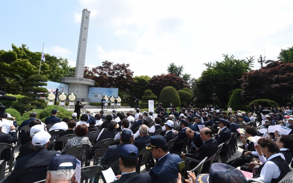 지난해 제68회 현충일 수봉공원 현충탑에서 열린 추념식 모습(사진제공=인천시)