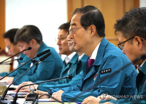 한덕수 국무총리가 16일 서울 종로구 정부서울청사에서 열린 의사집단행동 중앙재난안전대책본부 회의에서 발언하고 있다.
