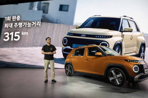 ▲ 27일 벡스코에서 열린 '2024 부산모빌리티쇼' 보도발표회에서 발표중인 현대자동차 국내사업본부장 정유석 부사장 [사진= 현대자동차 제공]