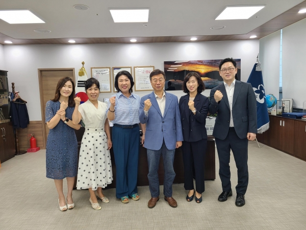 성현정 판교고 교장-오찬숙 성남교육지원청 교육장-신상진 성남시장-송은경 성남고 교감