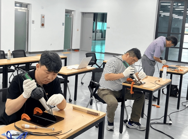 친환경 소재 HDPE 용접 실습교육 모습(사진제공=한국해양교통안전공단)