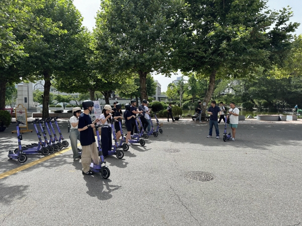 인천시가 개인형 이동장치(Personal Mobility, PM)의 안전하고 편리한 이용문화 조성을 위해 작년에 이어 올해도 PM 안전교육을 실시했다.