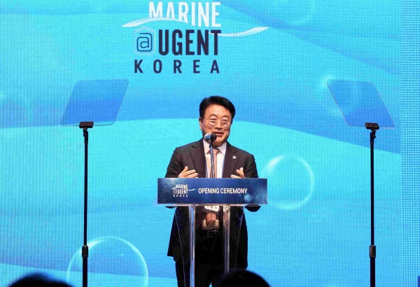 윤원석 인천경제청장의 축사 모습.