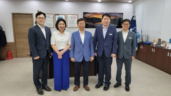 성남시와 성남교육지원청은 과학고등학교 유치를 위한 통합 실무협의체 2차 회의를 26일 오후 시청 2층 율동관에서 개최했다.