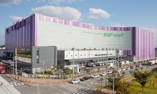 충북 진천에 위치한 BGF리테일의 중앙물류센터.