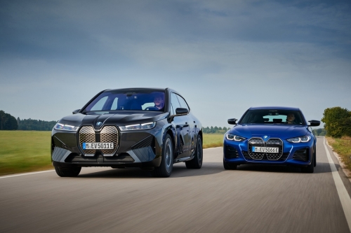 BMW 'iX'와 'i4'