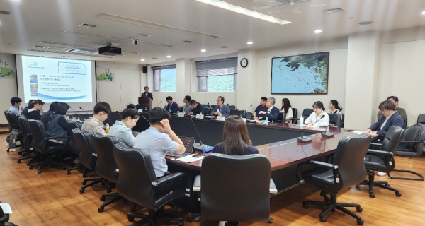 인천시는 지난 25일 개최된 3분기 인천기후환경포럼이 탄소중립, 기후환경 전문가 및 관련 부서 관계자 30여 명이 참여한 가운데 성공적으로 개최됐다.