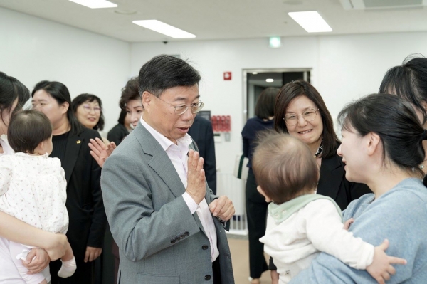 신상진 성남시장은 2일 성남시육아종합지원센터 4층에서 개최된 '해님달님놀이터 여수점 개소식'에 참석했다.