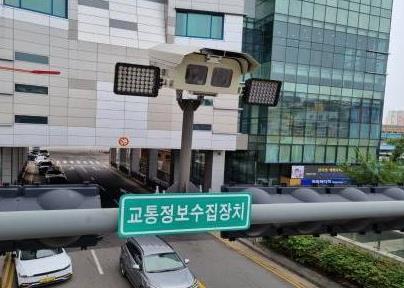 스마트교차로에 설치된 교통정보수집장치(사진제공=인천시)