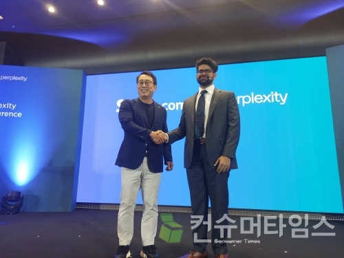 유영상 SK텔레콤 CEO(왼쪽), 아라빈드 스리니바스 퍼플렉시티 CEO(오른쪽). 사진=곽민구 기자