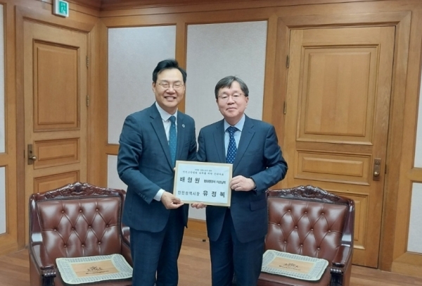 인천시는 24일 하병필 행정부시장이 법원행정처 배형원 차장을 만나 인천고등법원 설치를 위한 법률 개정안이 22대 국회 금년도 정례회에서 통과될 수 있도록 법원행정처의 적극적인 협조를 요청했다고 밝혔다.