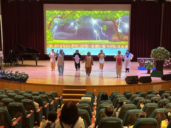 경복대 유아교육학과(전공심화과정)는 남양주시 등 지역사회 영유아 530명을 대상으로 명작동화 음악극 공연을 가졌다.
