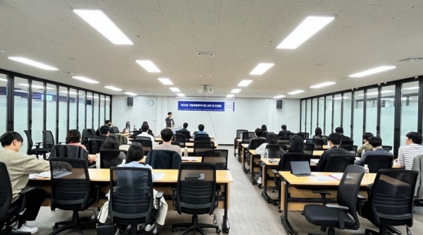 인천시(시장 유정복)는 11월 13일 인천시청 나눔·소통 회의실에서 '2024년 제2차 재정 투자사업 컨설팅 및 투자심사 관련 직무교육'을 실시했다고 밝혔다.