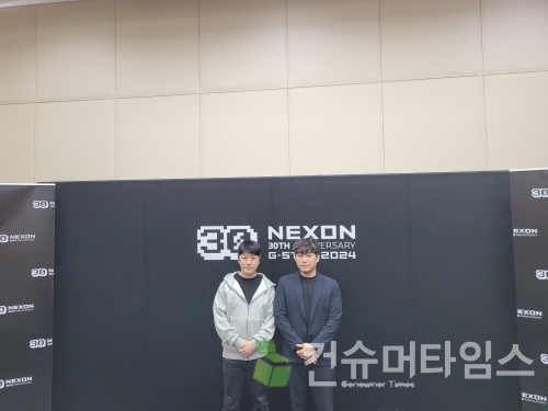 윤명진 대표(오른쪽.