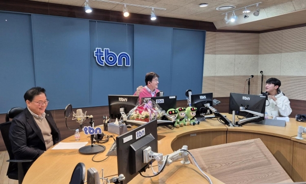 김승현의 가요본색 '글로 보는 라디오와 친구 하기' 특집방송 (사진제공=도로교통공단)