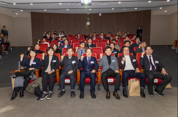국립 인천대학교(총장 박종태) LINC3.0 사업단은 지난 12월 4일 인천대학교 교수회관 대회의실에서 '2024 BTogether: 바이오융합 ICC 지·산·학·연 심포지움'을 성황리에 개최했다.