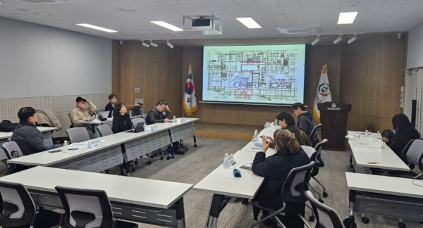 경기도교육청은 경기도학교안전공제회 1층 강당에서 남부신청사 건립 실무담당자, 경기도교육연구회·행정연구회 소속 공간기획 구성 경력자 등과 협의체를 구성하고 정담회를 열었다.