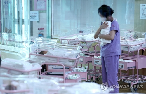 지난해 12월 서울의 한 공공산후조리원 신생아실의 모습.