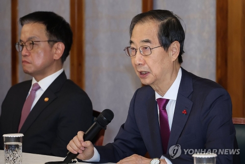 한덕수 대통령 권한대행 국무총리가 20일 서울 종로구 삼청동 총리공관에서 열린 고위당정협의회에서 발언하고 있다.