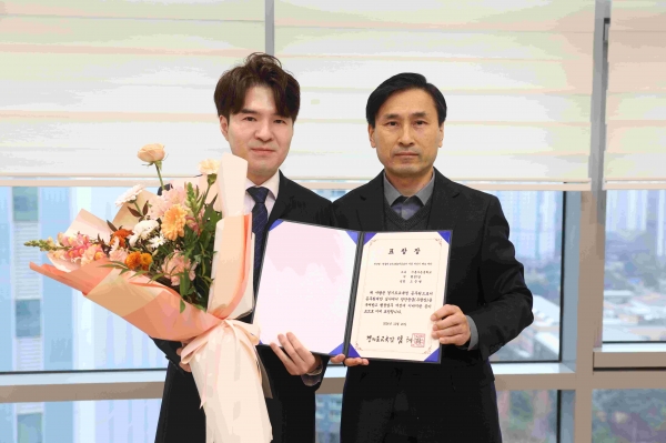 경기도교육청(교육감 임태희)이 실무 담당자가 직접 개발한 급여 프로그램을 안내해 학교 행정업무 경감과 효율화를 지원한다.
