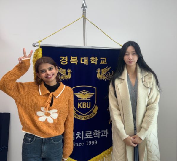 경복대학교 인도 유학생 미쉬라 바르티 학생(왼쪽)