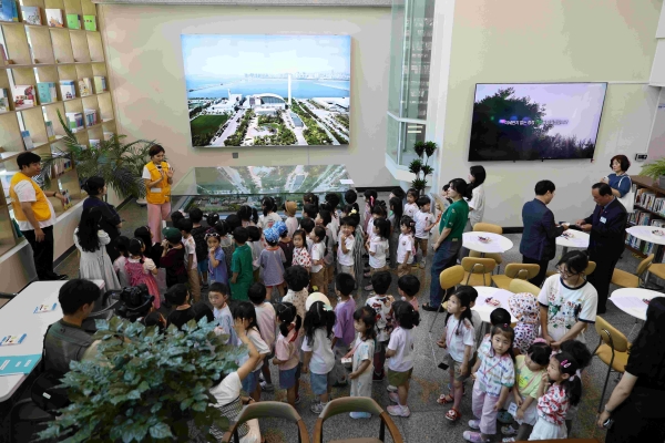 인천환경공단 송도 자원순환센터에서 시민 환경교육 프로그램이 운영되고 있다.