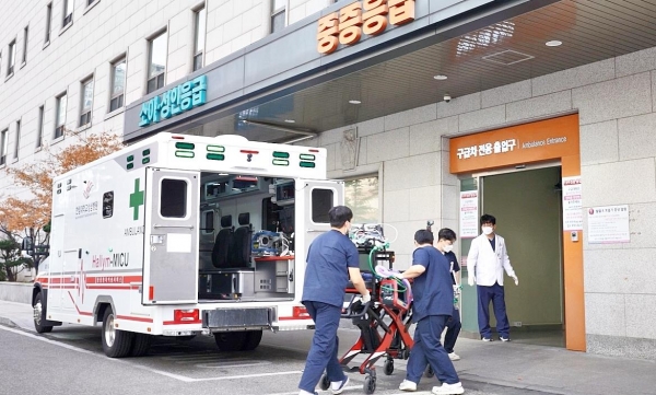 중증환자를 이송하는 Mobile ICU 전담팀