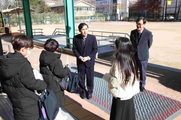 경기도교육청(교육감 임태희)이 경기형 늘봄학교 운영 체제 안착과 새 학기 안정적 운영을 위해 늘봄학교 준비 상황을 점검한다.