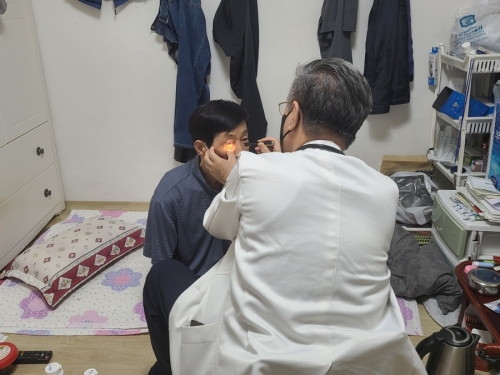 효사랑 주치의 방문 진료[사진=서울 성동구]