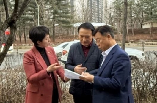 3월 9일 신상진 성남시장, 임태희 교육감, 김은혜 국회의원이 3자 간담회를 갖고 경기형 과학고 후속조치를 논의하고 있다.(사진제공=성남시)