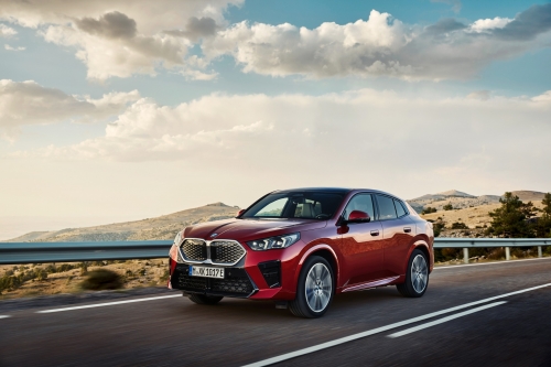 BMW 코리아는 BMW 최초의 순수전기 스포츠 액티비티 쿠페(SAC) '뉴 iX2 eDrive20'을 출시한다고 11일 밝혔다.