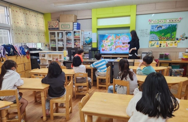 성남도시개발공사 중원도서관은 오는 4월부터 '찾아가는 도서관학교'를 운영한다고 밝혔다.