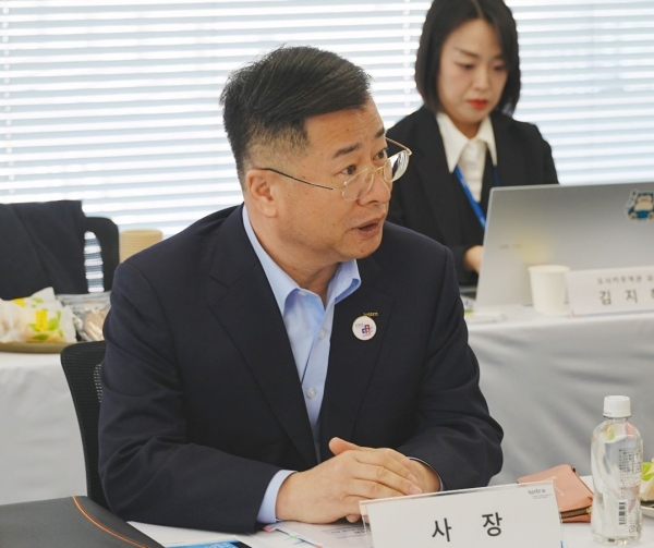 강경성 KOTRA 사장이 18일 일본 오사카에서 열린 '일본지역본부 무역투자확대전략회의'에서 발언하고 있다.