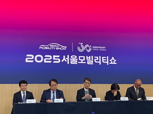 (왼쪽부터)방제욱 조직위 부위원장, 이택성 한국자동차산업협동조합 이사장, 강남훈 조직위원장, 서정란 조직위 사무총장, 최기성 조직위 사무국장